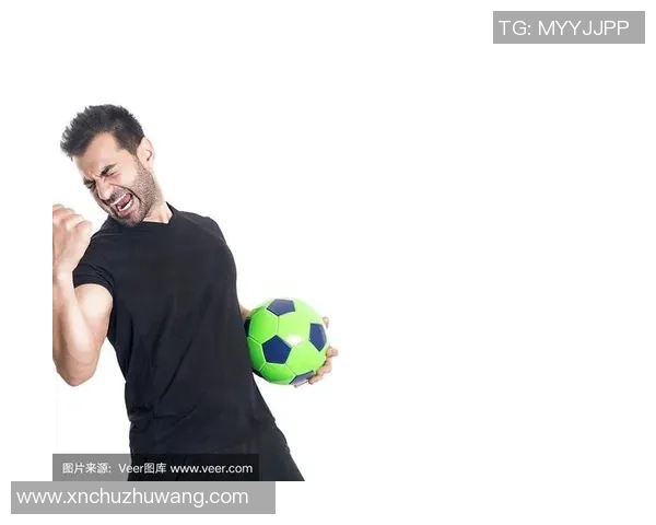 足球明星拳头高清图片展示展现力量与激情的瞬间 足球明星拳头高清图片展示展现力量与激情的瞬间