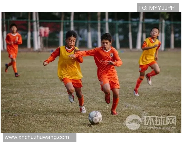 足球明星童年故事揭秘他们如何从小热爱足球走向辉煌人生